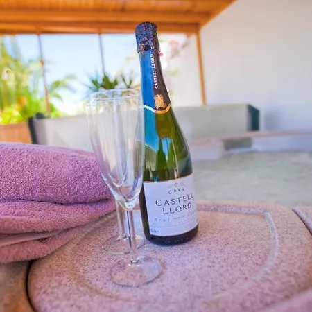 Puerto Del Carmen Sleeps 6 Pool Wifi