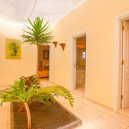 Puerto Del Carmen Sleeps 6 Pool Wifi プエルト・デル・カルメン